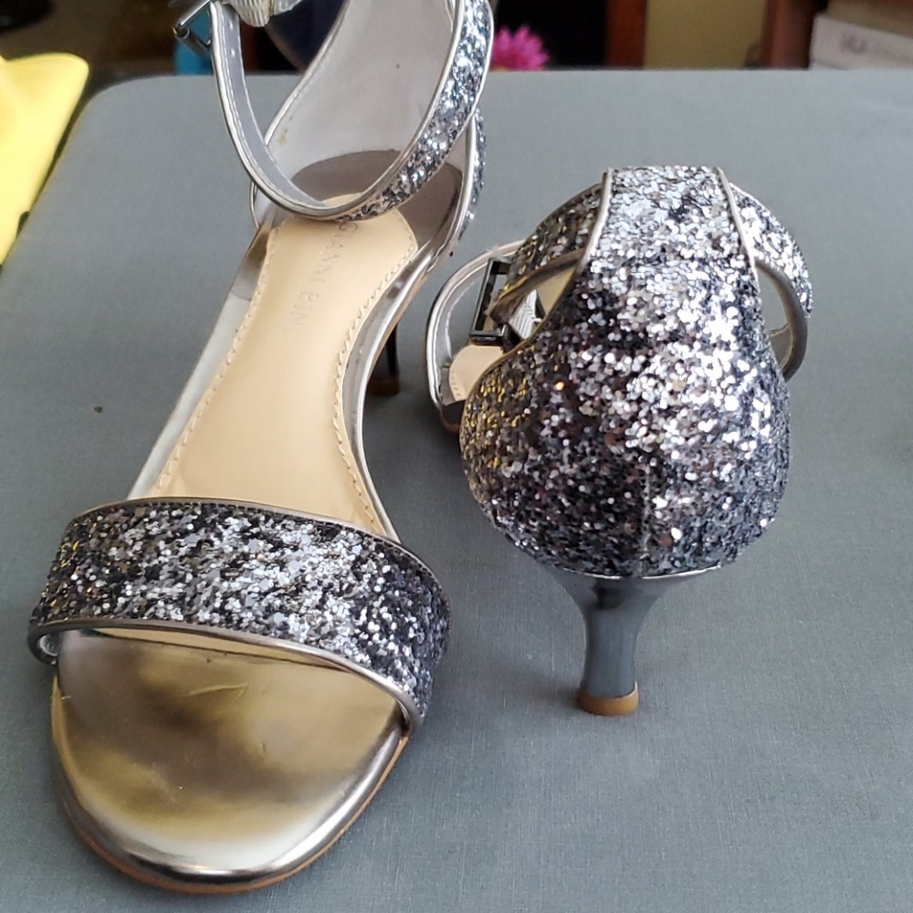 Shoes - Picture 2 of 3